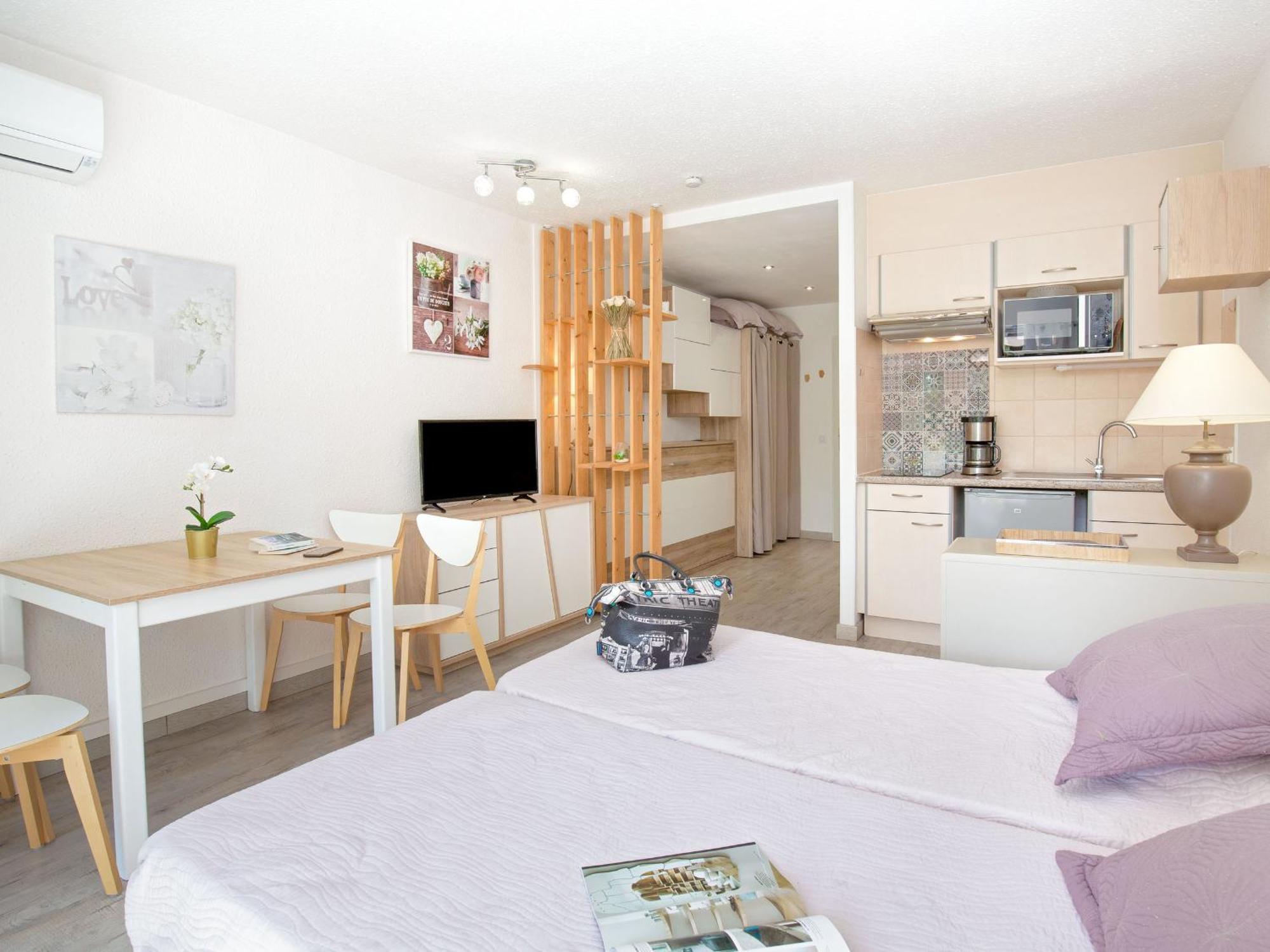 Studio Climatise Pour 3, Face Est, A 50M Plage Et Proche Commerces - Fr-1-466A-23 Saint-Raphael  Ngoại thất bức ảnh