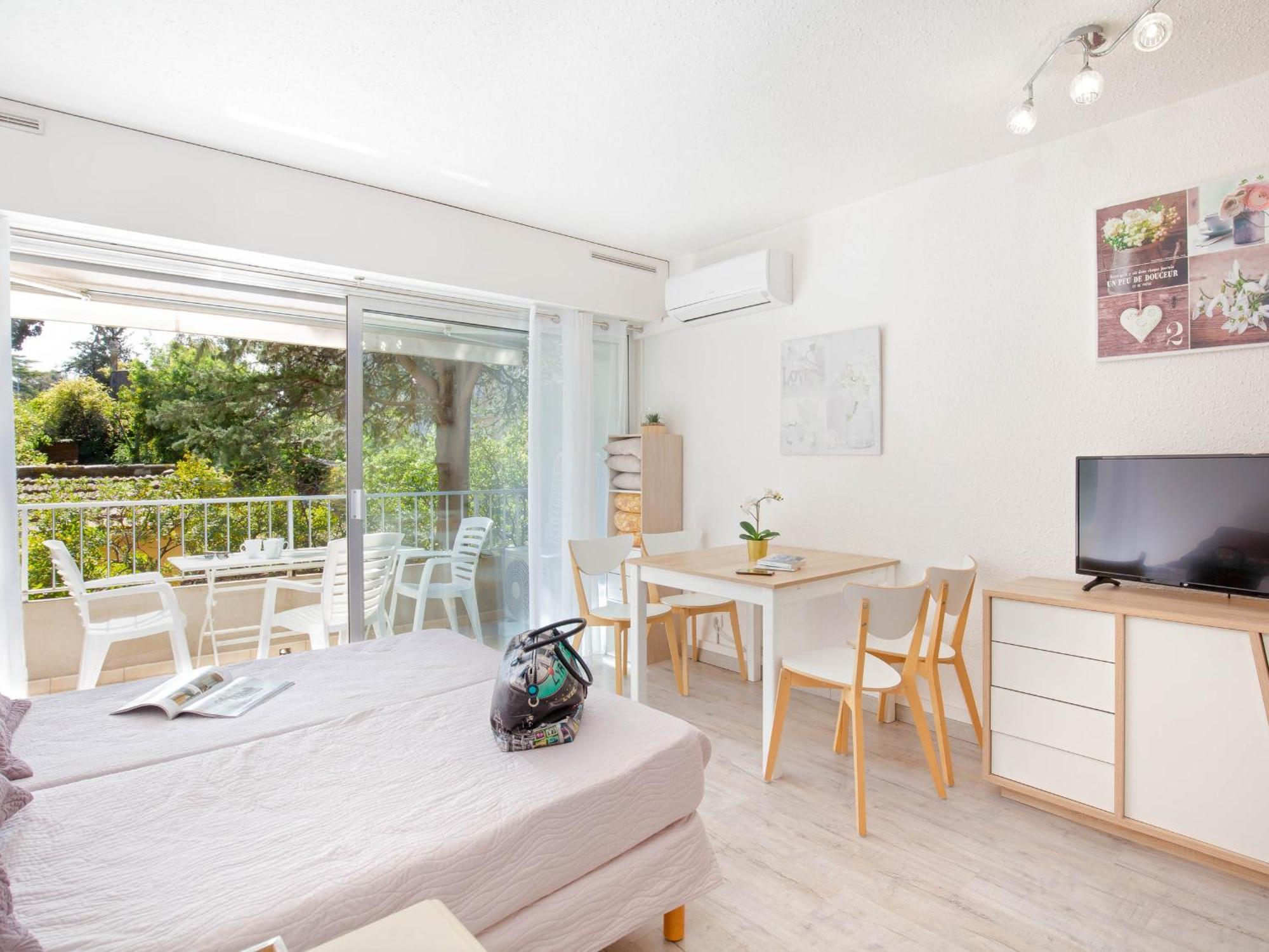 Studio Climatise Pour 3, Face Est, A 50M Plage Et Proche Commerces - Fr-1-466A-23 Saint-Raphael  Ngoại thất bức ảnh